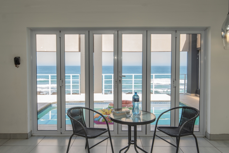 6 Bedroom Property for Sale in Beachview Eastern Cape